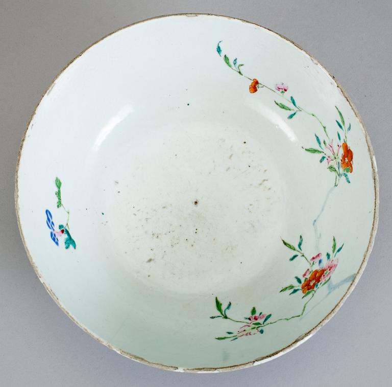 SKÅL, porslin, Kina, Qianlong (1736-95).