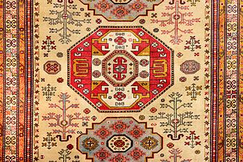 An Ardebil carpet, c. 310 x 192 cm.