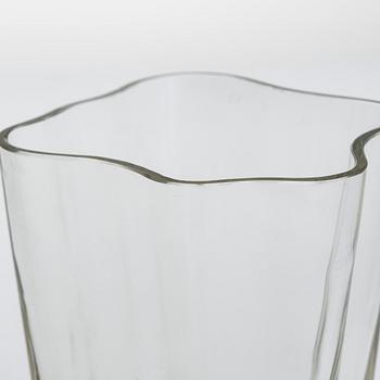 Alvar Aalto, one part of  'Aalto flower' glass sculpture 3021-150, Iittala 1950s.