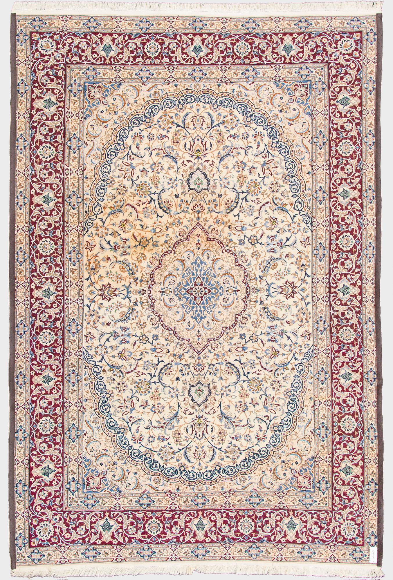 A Keshan carpet, approx. 371  x 253 cm.