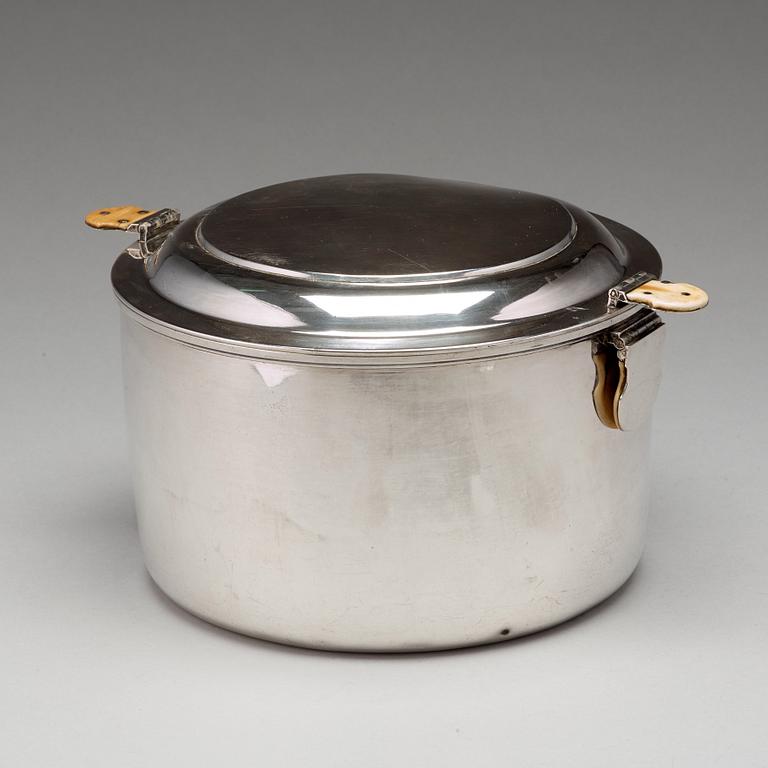 Henrik Hacklin, kastrull med lock, silver, S:t Petersburg 1858.
