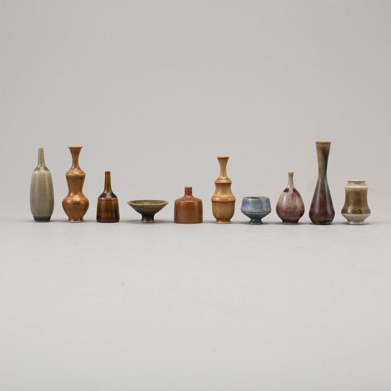JOHN ANDERSSON, miniatyrer, 10 st, stengods, signerade, Höganäs, 1900-talets andra hälft.