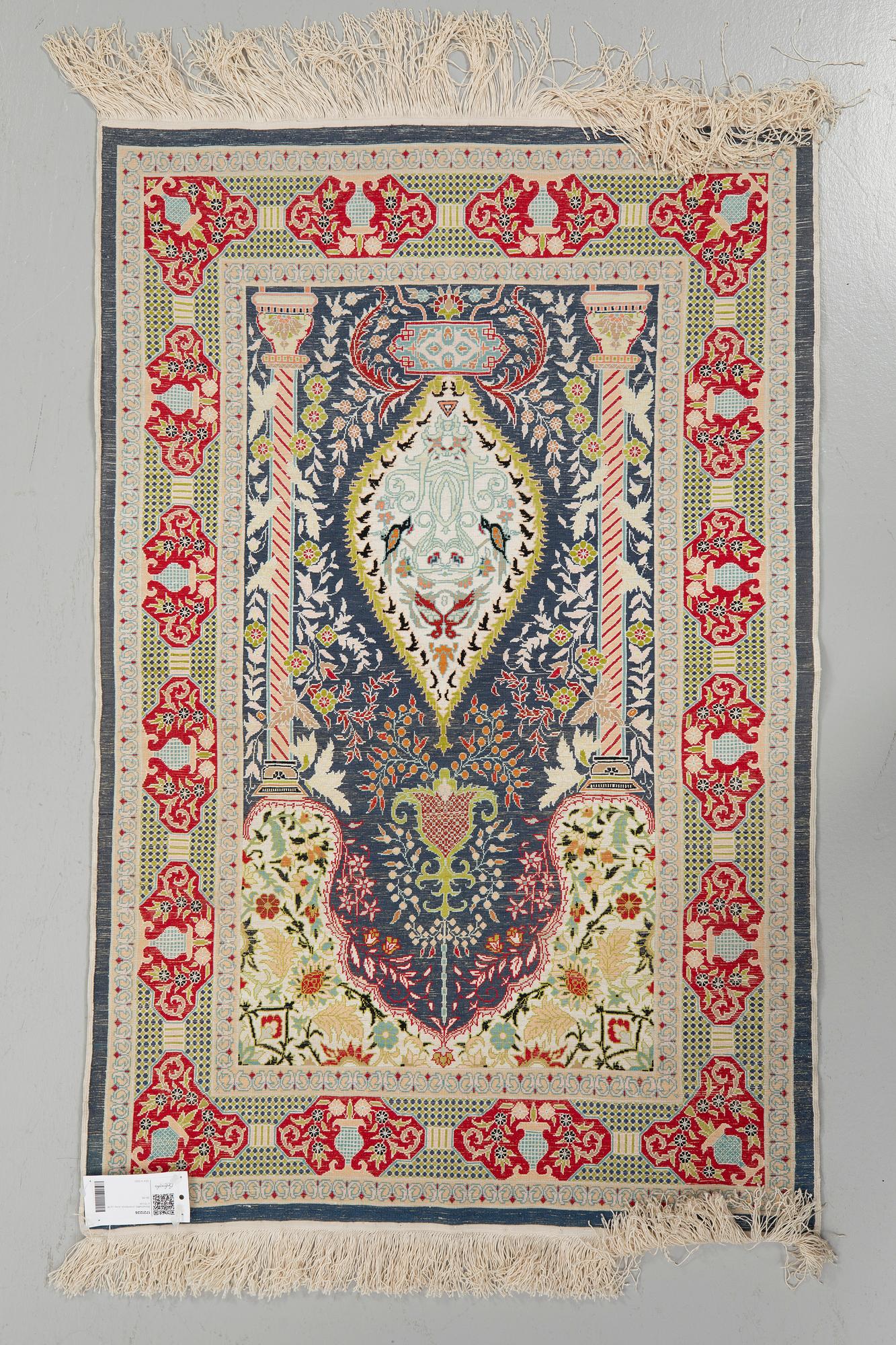 Hereke, oriental, silk, approx. 111 x 73 cm.