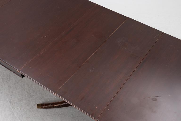 Matsalsbord,  Engelsk stil, tidigt 1900-tal.