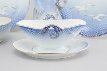138 pieces of dinnerware "Blå Måsen" by Bing & Gröndahl, Denmark.