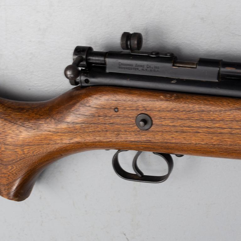 A Crossman model 133 airgun, caliber 4,5 mm.