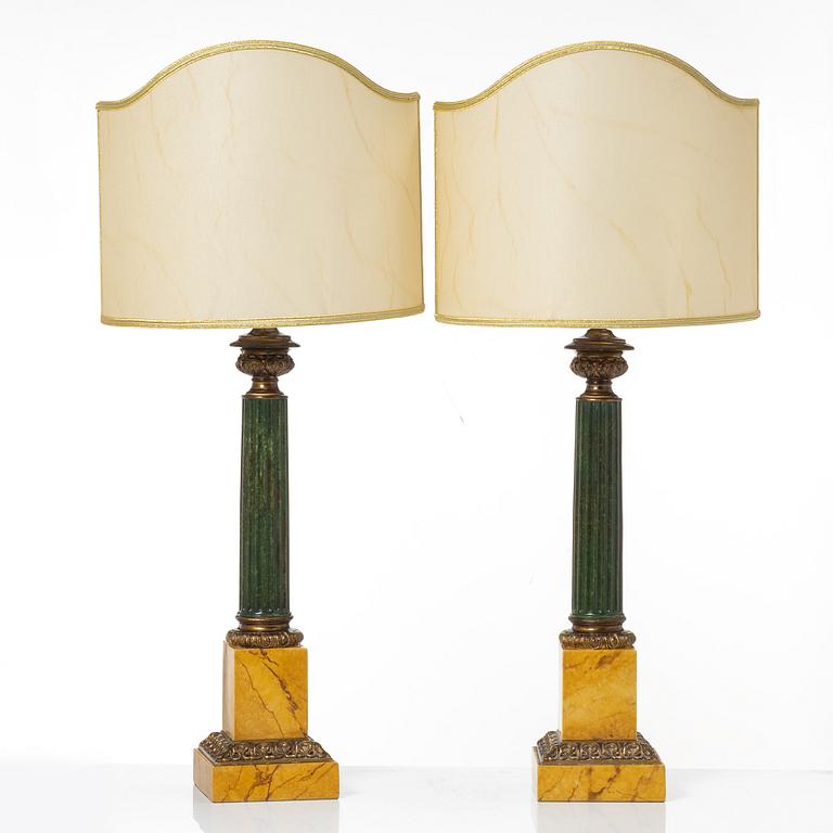 Bordslampor, ett par,  Empirestil, Acanto, Spanien, samtida.