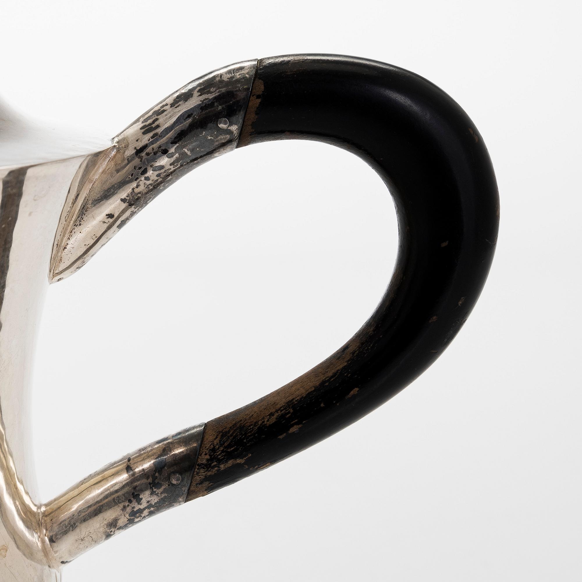 A silver teapot, import marked Oskar Lindroos, Helsinki 1929.
