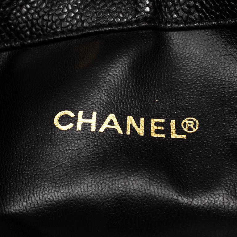 A bucket-bag by Chanel.