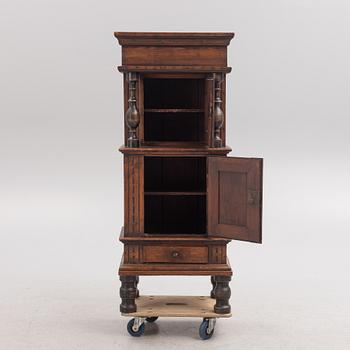 A cabinet, 18th Century.