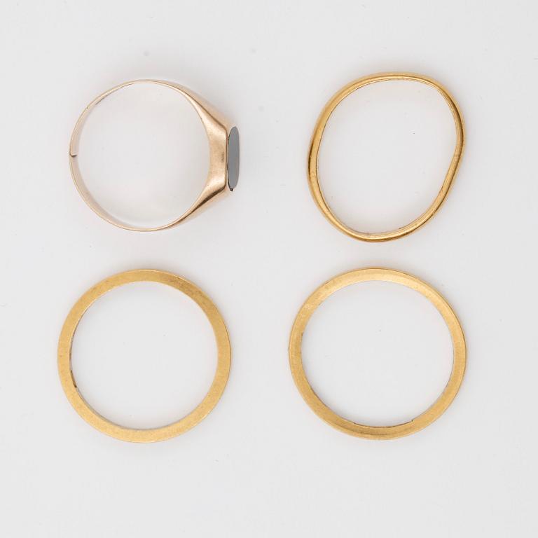 RINGAR, 4 st, bl.a. 18 karat guld. Total vikt ca 13,7 gram.