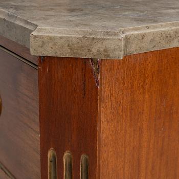 Gustaviansk, Byrå, sengustaviansk, omkring 1800.