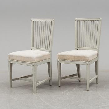 A pair of late Gustavian chairs by Ephraim Ståhl from around year 1800.