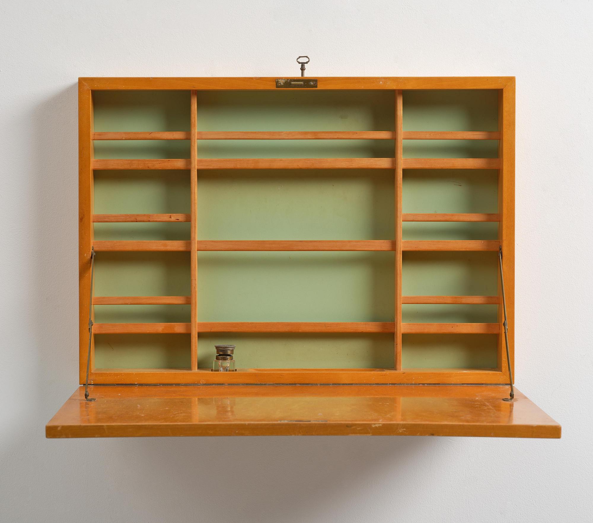 Bruno Mathsson, väggsekretär, Firma Karl Mathsson, Värnamo, 1930-40-tal.