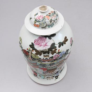 LOCKURNA, porslin, Kina, 1800-/1900-tal.