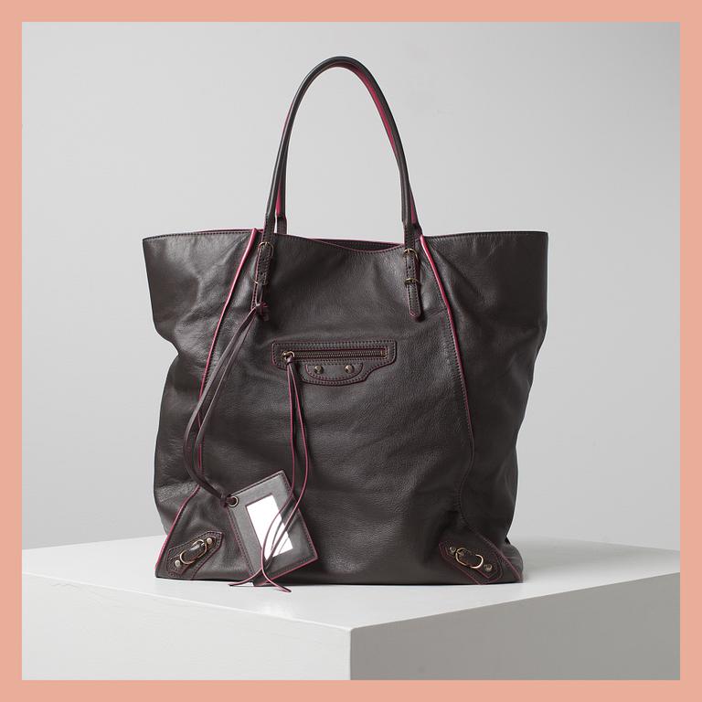VÄSKA, "Papier tot bag", Balenciaga.