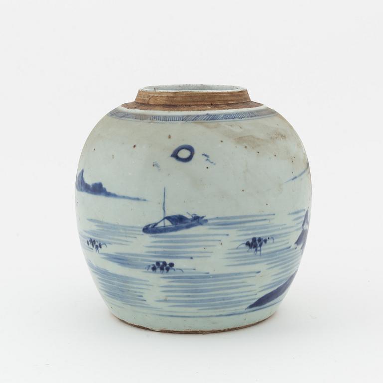 A Chinese blue and white jar, Qing dynasty, 19h Century.