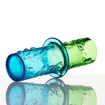 Oiva Toikka, vaser, två stycken, "Bambu", glas, Nuutajärvi, Notsjö, Finland, 1967-69.