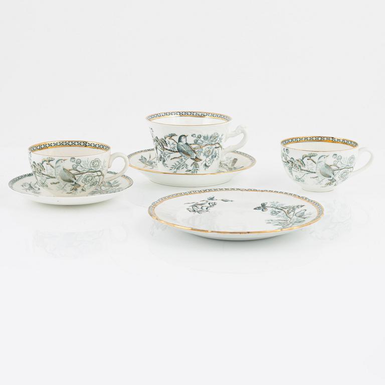 24 pieces of a 'Wexiö Guld' dinner service, Gustavsberg, Sweden, first half of the 20th century.