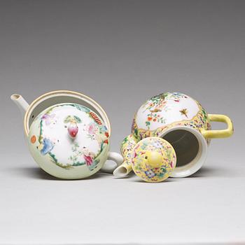 Two Chinese famille rose tea pots, late Qing dynasty, circa 1900.