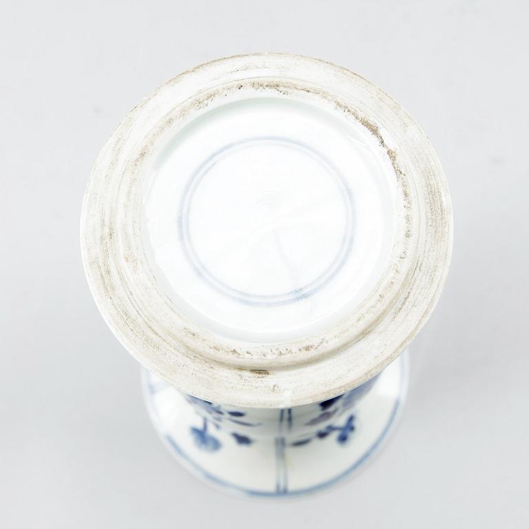 VASER, 3 st, porslin, KangXi-stil, 1800-tal.