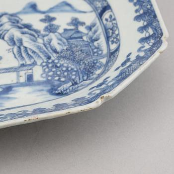 Three blue and white export porcelain serving dishes, Qing dynasty, Qianlong (1736-95).