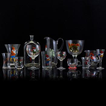 GLASSERVISDELAR, 79 st, glas, Julmotiv, 1900-tal.