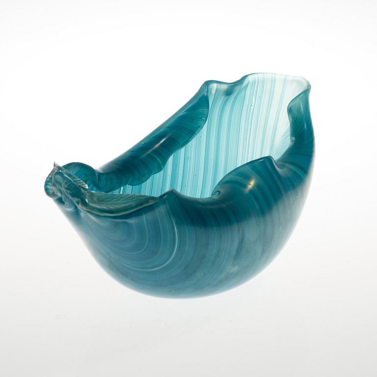 A Tyra Lundgren glass bowl, Venini, Murano, Italy 1930's-40's.