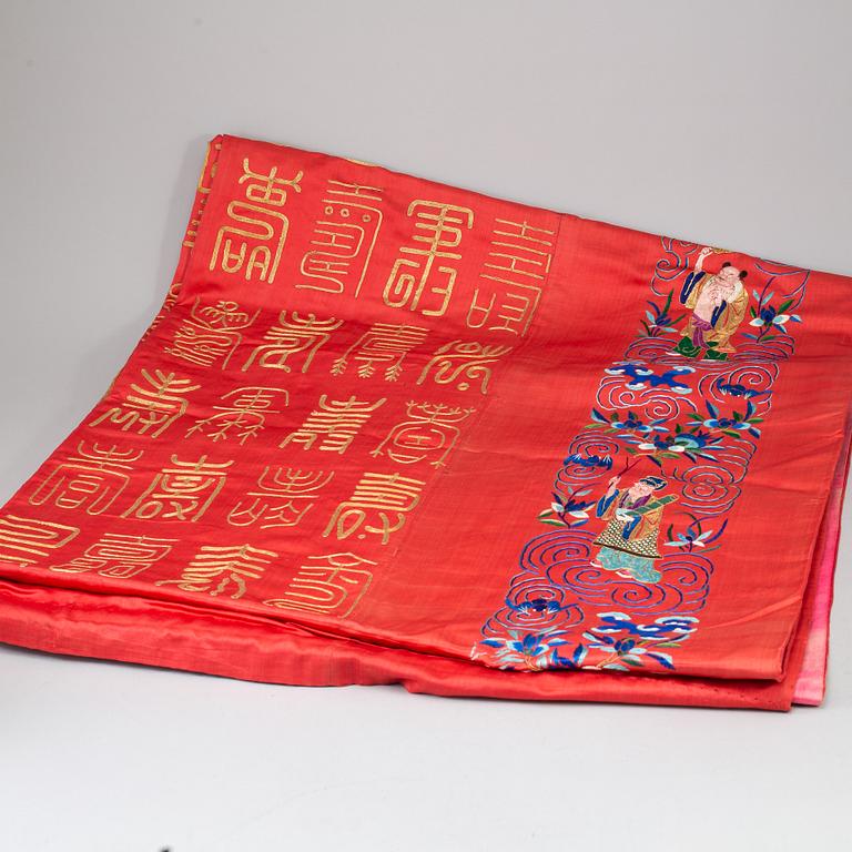 A large Chinese embroidred textile, early 20th Century.