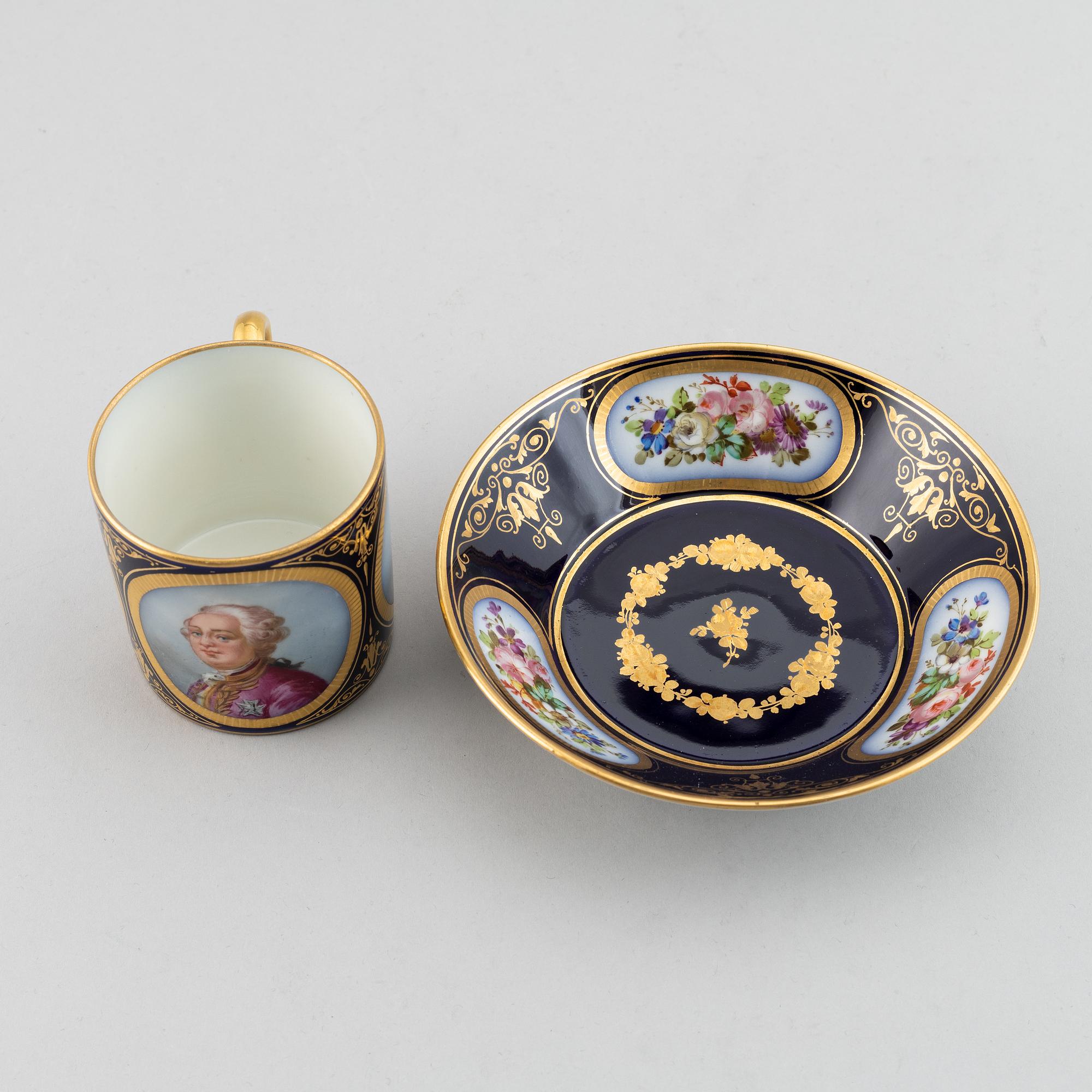 Kopp med fat, porslin, "Sevres", Frankrike, 1800-tal.