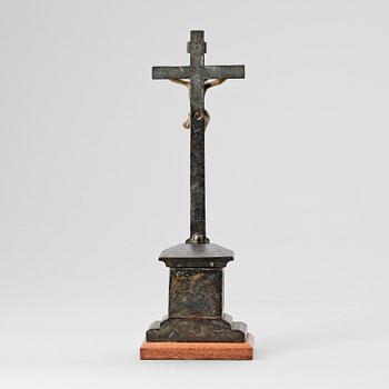 ALTARKRUCIFIX, patinerad metall, 1800-talets andra hälft.