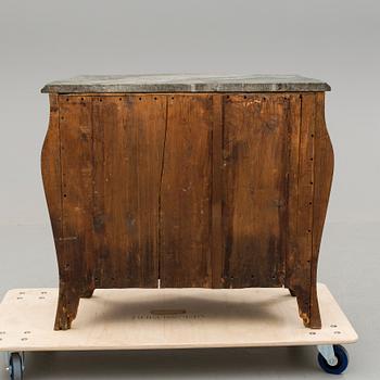 BYRÅ, rokoko, delvis 1700-tal.