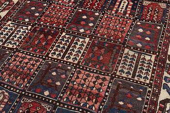 An oriental carpet, c. 290 x 200 cm.