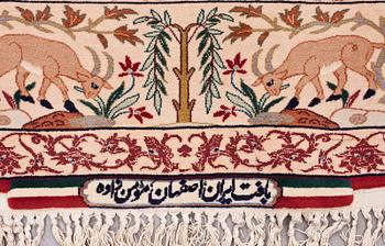 MATTA, Isfahan, part silk, signerad, 1900-talets slut. Ca 218 X 156 cm.