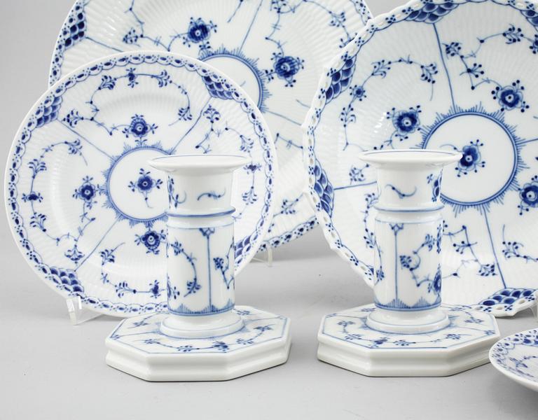 58 pieces of porcelain tableware from Royal Copenhagen, second half of the 20th century.