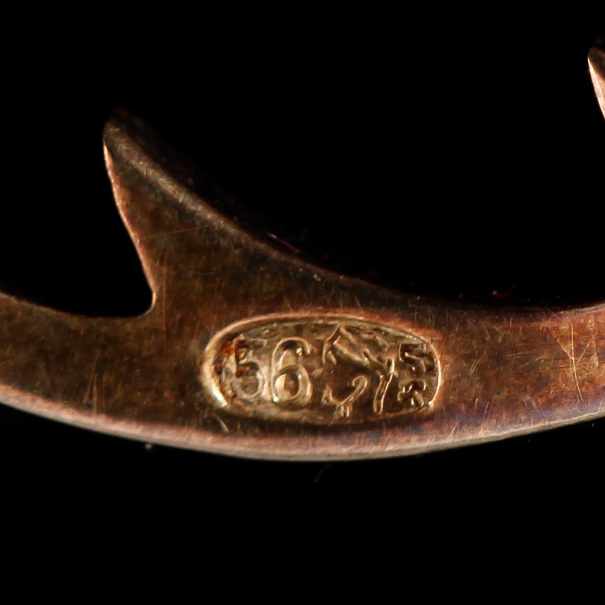 BROSCH, 14 k guld, Ryssland, tidigt 1900-tal. Total vikt ca 14 gram.