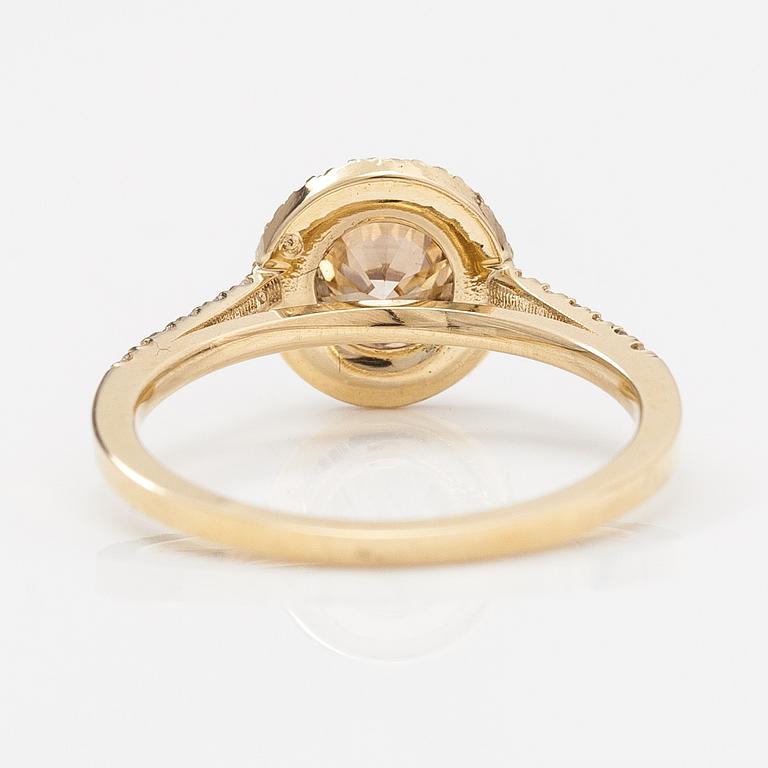 A 14K gold ring with diamonds ca. 1.02 ct in total. AIG certificate.