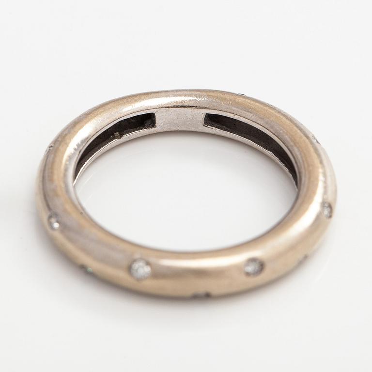 Ring, briljantslipade diamanter, 18K vitguld.