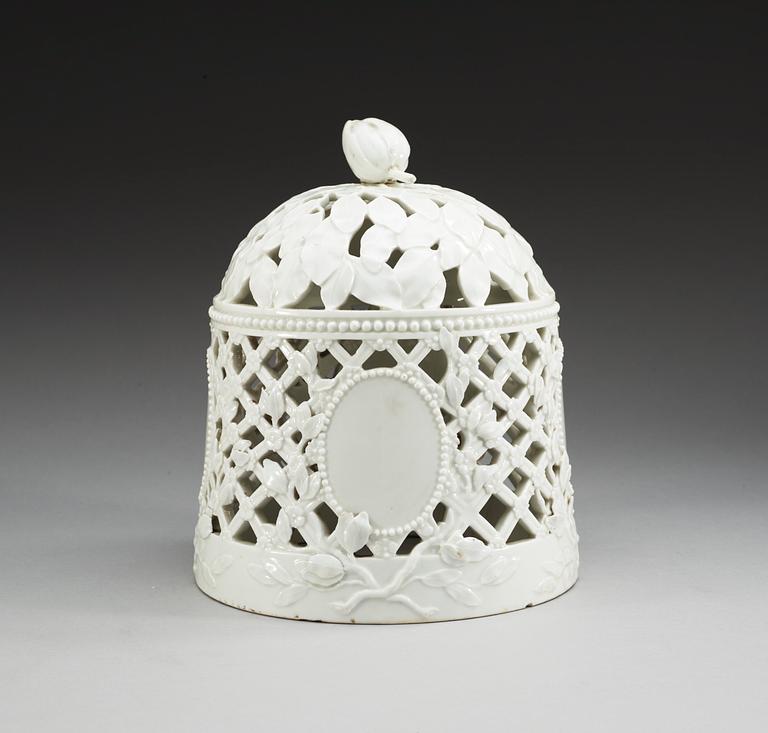 A Royal Copenhagen ice-bell, circa 1800.