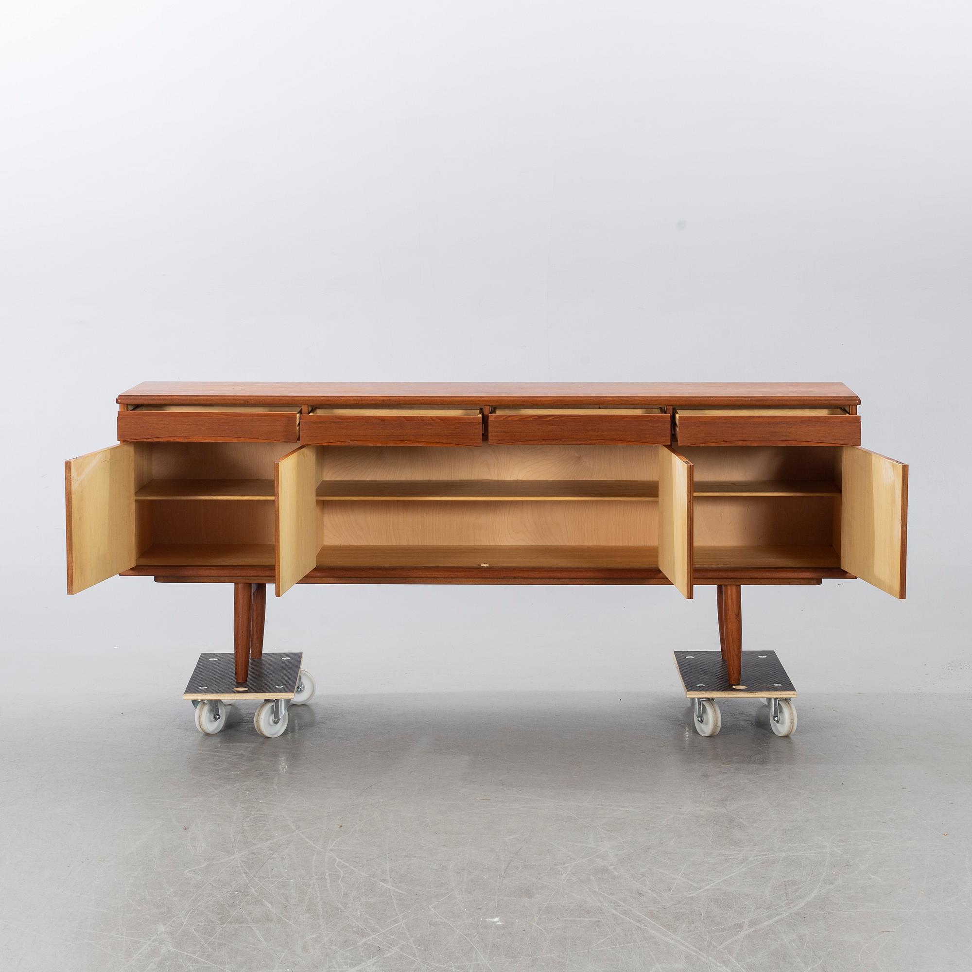 SIDEBOARD, Nordås Bruk A/S, Nesttun, Norge, 1900-talets mitt.