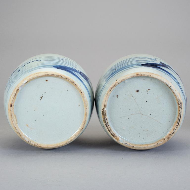 URNOR, 2 st, porslin, Kina, 1800-tal.