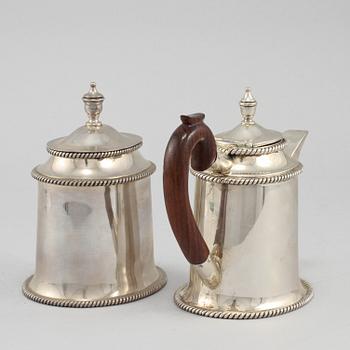 KANNA samt SOCKERSKÅL, silver, utländska stämplar, 1900-tal. Vikt 620 g.