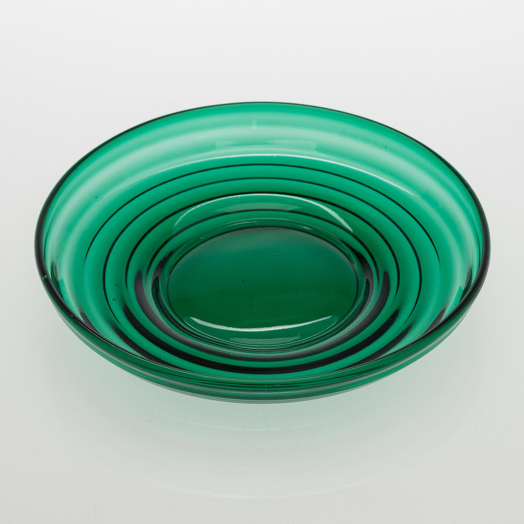 Aino Aalto, drinking glasses, 4 pcs, model 4052, and plate 'Bölgeblick', Karhula Glassworks, 1930s.