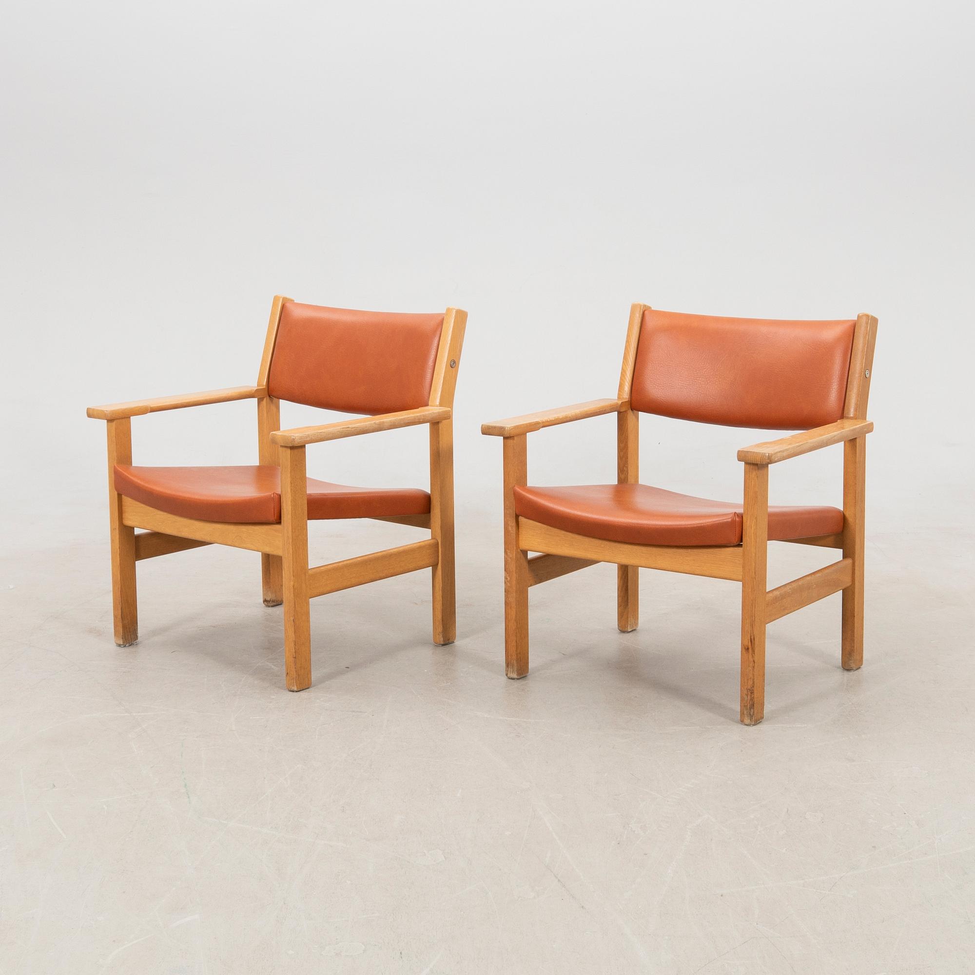 Hans J. Wegner, armchairs a pair model no. 214 Getama Denmark.