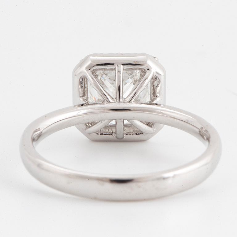 RING, med prinsesslipad diamant 1,50 ct, certifikat IGI.