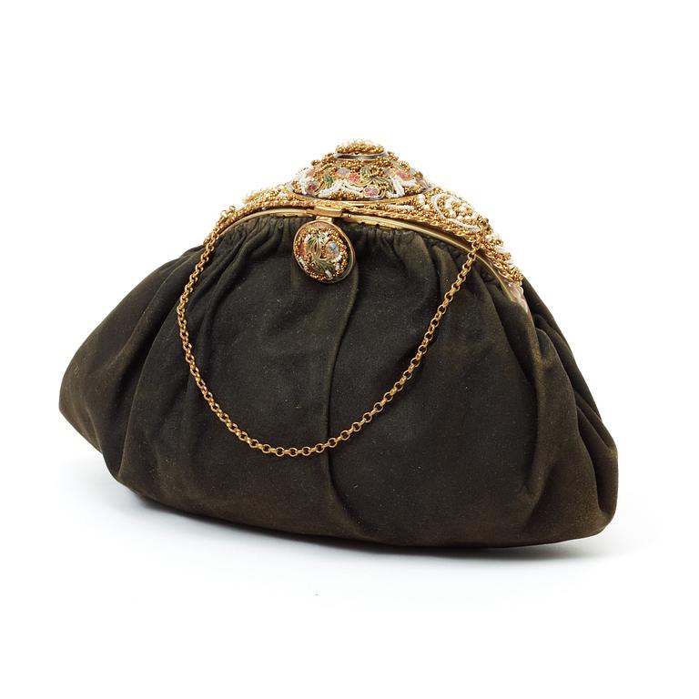 An early 1900s black evening bag by Sagil.