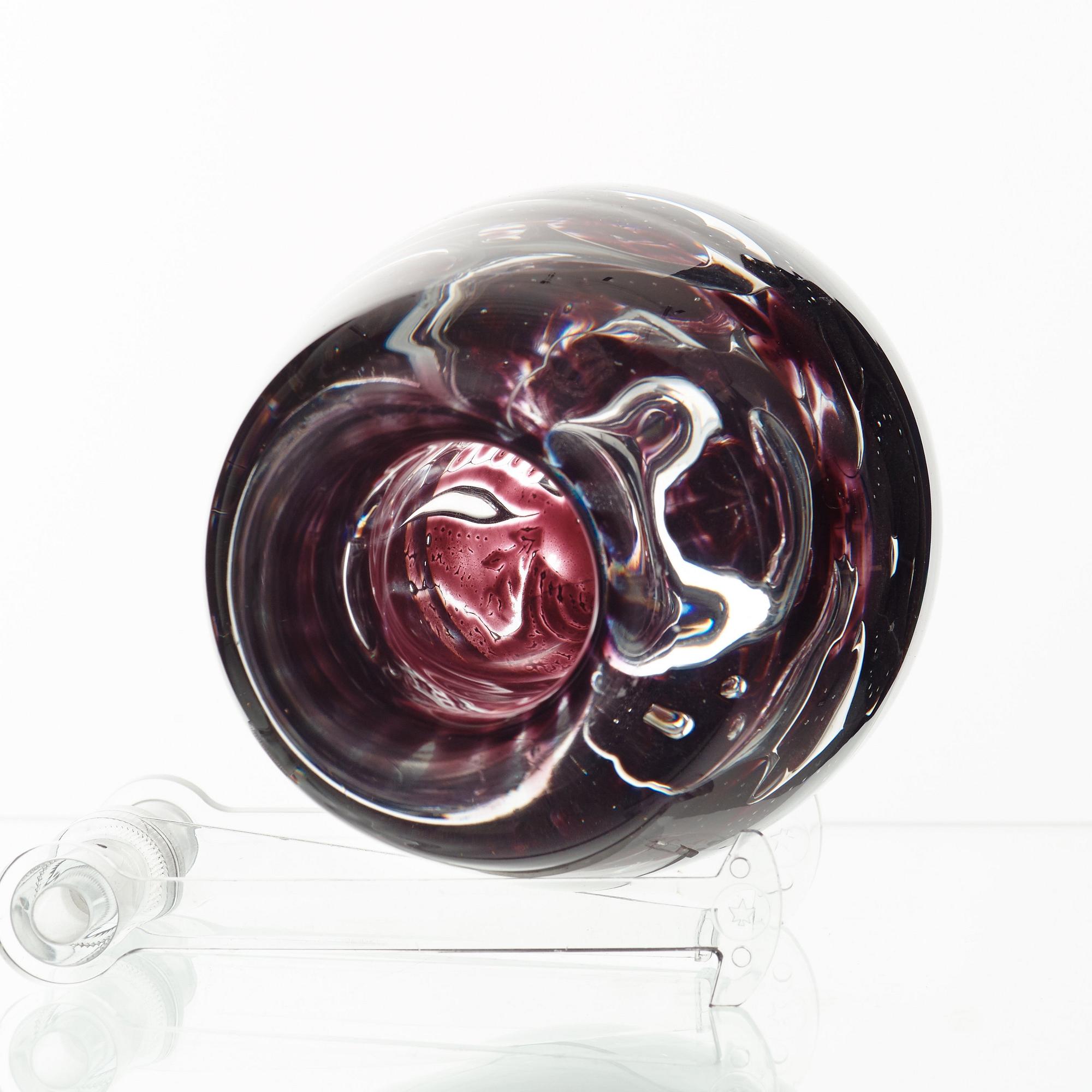 Edvin Öhrström, an 'ariel' glass vase, Orrefors 1950.