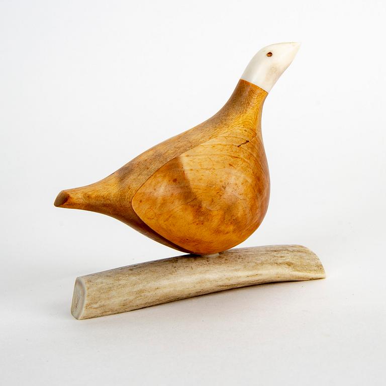 Helge Sunna, figurin signerad.