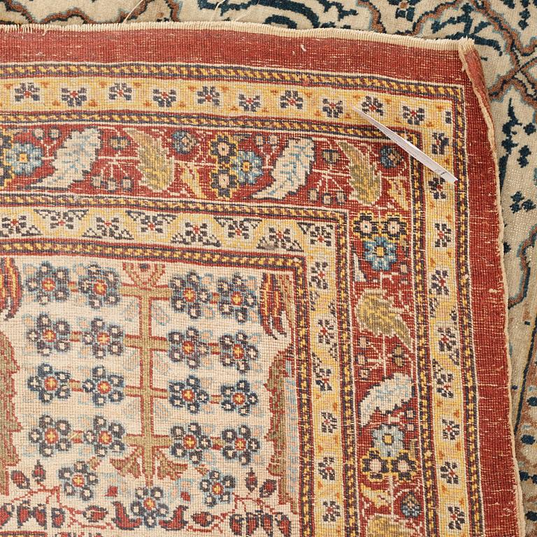 CARPET. Antique Tabriz. 395,5 x 283,5 cm.