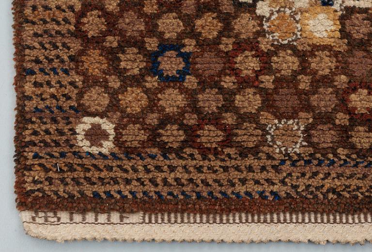 CARPET. "Bankrabatten brun". Knotted pile (flossa). 213,5 x 202 cm. Signed AB MMF BN.